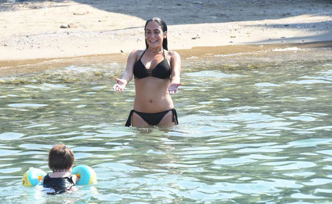 Hık demiş burnundan düşmüş Tarık Akan'ın minik torununa bakın! - Resim: 4