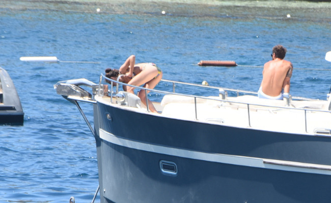 Bu ne sakarlık Gülcan! Denize düşürdü ne yaptıysa geri alamadı! - Resim: 3