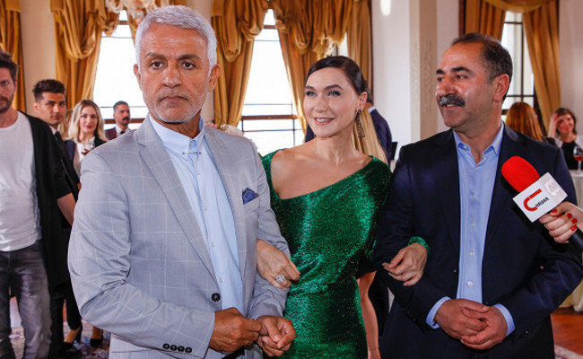 Yasak Elma'da sular durulmuyor! Dizinin yapımcısı isyan etti - Resim: 1