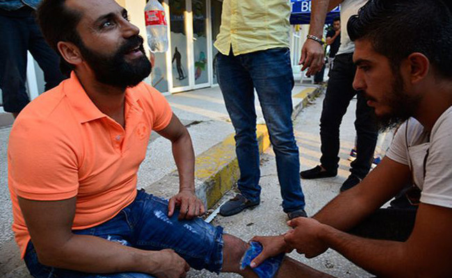 Çılgın Sedat hızını alamayınca arabaya tosladı! - Resim: 4