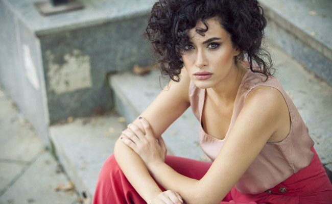 Elçin Sangu kabul etmeyince Hande Doğandemir kaptı! - Resim: 2