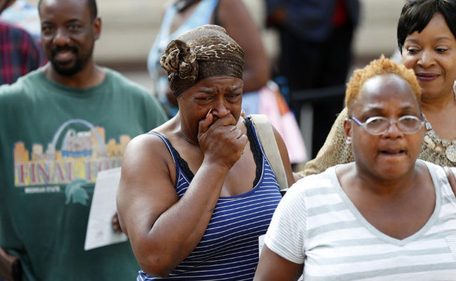 Ünlü yıldızın ihtişamlı cenaze töreni! Altın rengi ışıltılı tabutuyla uğurlandı - Resim: 3