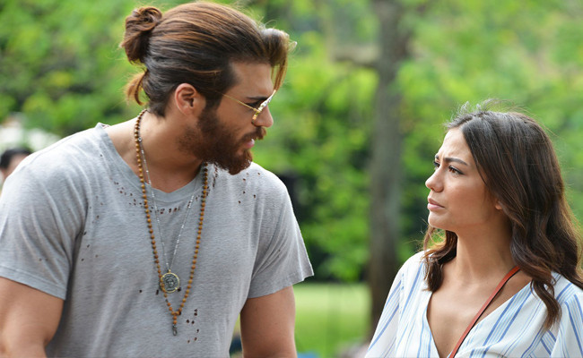 Star TV'de büyük kriz! Erkenci Kuş ile Ufak Tefek Cinayetler karşı karşıya - Resim: 1