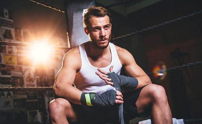 Yaşamayanlar dizisinin Dmitry'si Kerem Bürsin: Belki arkamdan konuşuyorlardır - Resim: 3