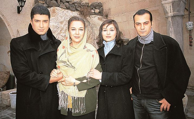 Show TV sinir oldu! Star TV dizisi İstanbullu Gelin'e bomba rakip!  - Resim: 4