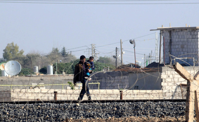 Suriye sınırından böyle geçiyorlar - Resim: 3