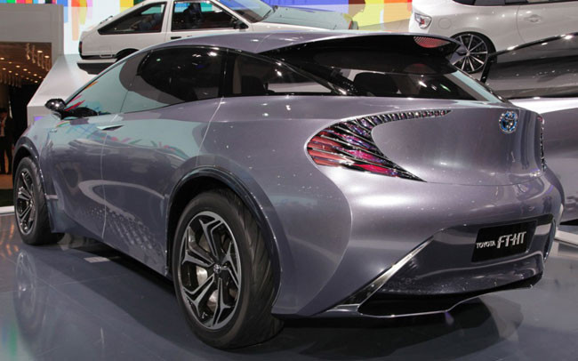 Toyota'dan 6 kişilik yeni hibrid - Resim: 2