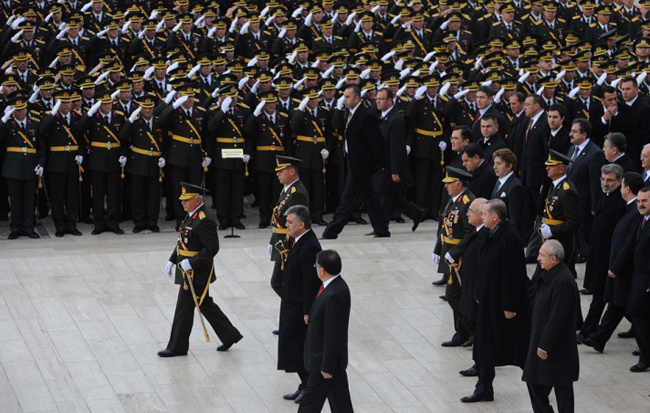 Devlet erkanı Anıtkabir'de buluştu - Resim: 1