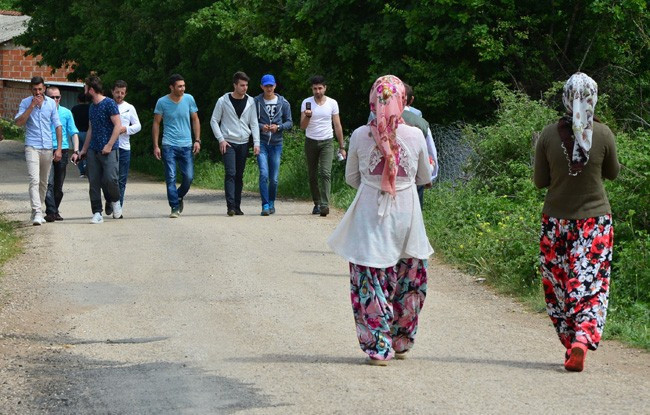 Eşlerini Aşıklar Sokağı'nda aradılar - Resim: 2
