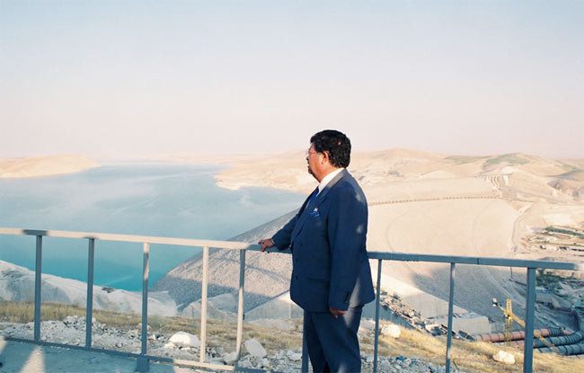 Özal'ın 6 fotoğrafı sitede - Resim: 3