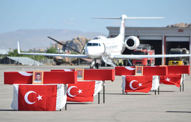 Genelkurmay Başkanı şehidine böyle ağladı - Resim: 1