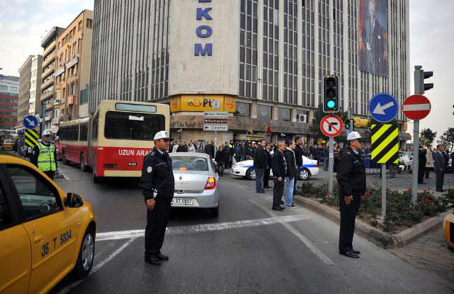Saat 09.05'te tüm hayat tamamen durdu - Resim: 2