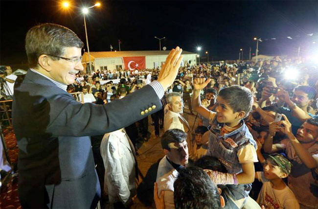 Davutoğlu Suriyelilerle iftar açtı - Resim: 3