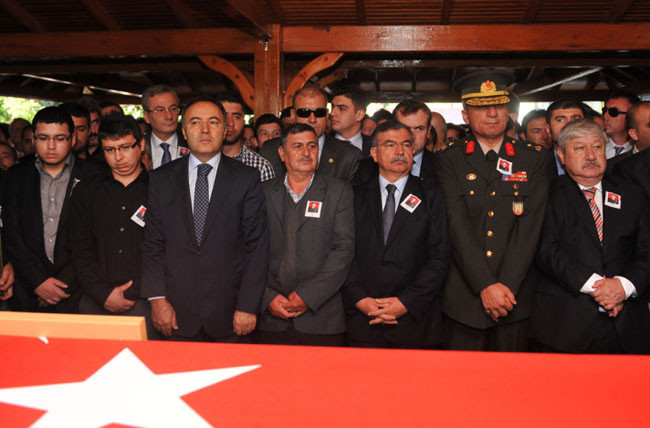 Şehit annesinden örnek davranış - Resim: 1