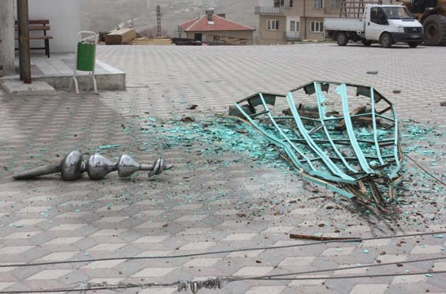 Fırtına tüm yurdun altını üstüne getirdi - Resim: 1