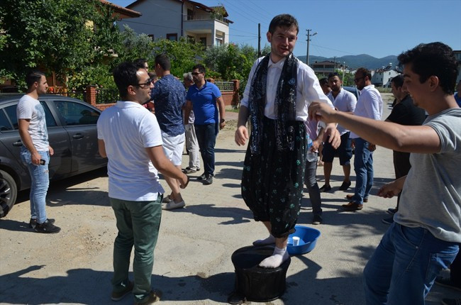 Geleneğin adı damat işkencesi! - Resim: 2