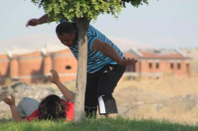 Kızın gözü önünde dayak - Resim: 3