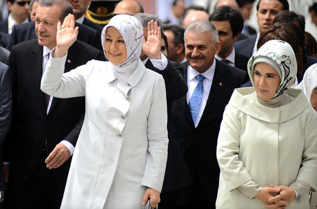 Hayrünnisa Gül ve Emine Erdoğan el ele - Resim: 3