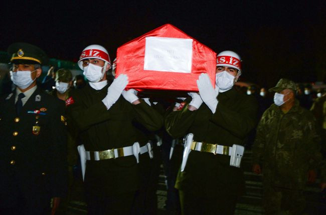 Şehit Hüseyin Sarı'nın naaşı Kahramanmaraş'a getirildi - Resim: 4