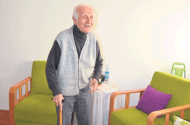 Kemal Sunal filmleriyle tanındı vefat eden Rıza Pekkutsal için Buca'da cenaze töreni - Resim: 1