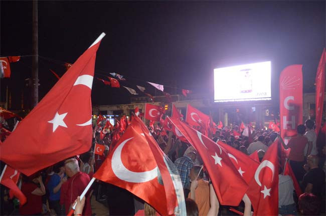 Binlerce kişinin fener alayı coşkusu - Resim: 3