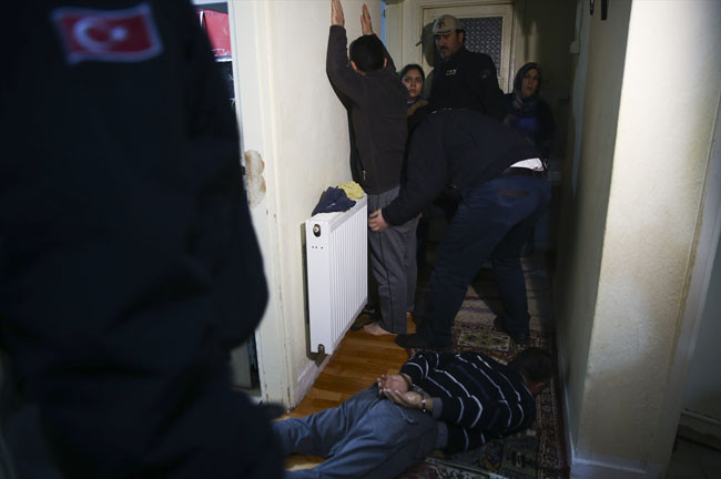 IŞİD'in gaspçıları ve hırsızlarına yakalandı! Yüzden fazla gözaltı... - Resim: 1