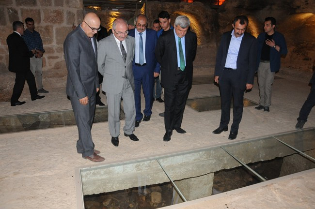 Mardin'de tarihi mezarlık ziyarete açıldı - Resim: 3