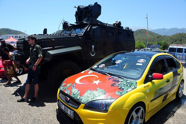 Kemer Otomobil Festivali'ne Ejder Yalçın damgası - Resim: 1