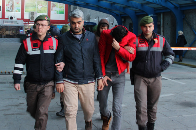 En flaş FETÖ gözaltıları! Öğretmen, müdür, asker ve pilot... - Resim: 4