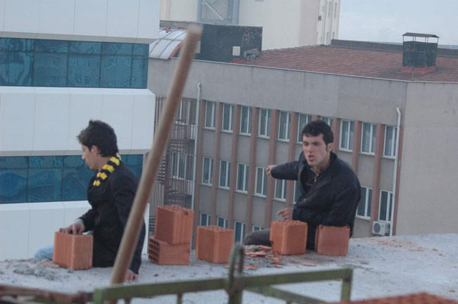 Polis onları linçten kurtardı ama... - Resim: 3