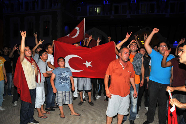 13'ün evladın acısını milyonlar paylaştı - Resim: 4