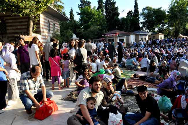 Bir başkadır Eyüp'te Ramazan! - Resim: 1