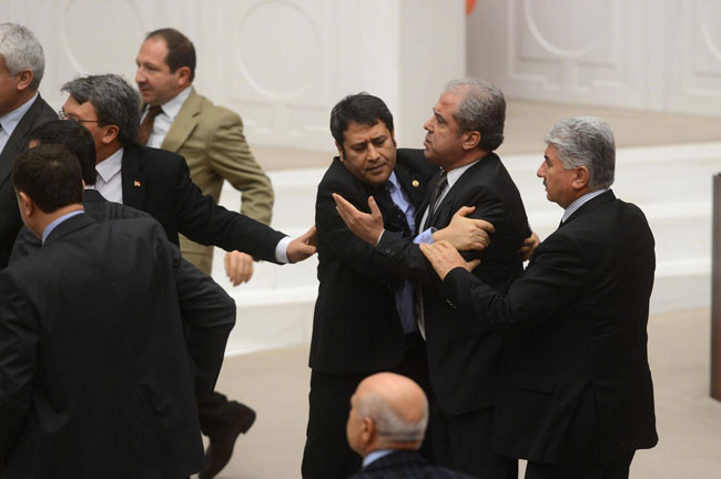 Meclis'te kavga çıktı! Şov yapma terbiyesiz! - Resim: 4