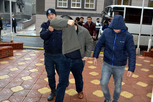 Yeni FETÖ dalgası öğretmen, pilot ve avukatlar var - Resim: 3