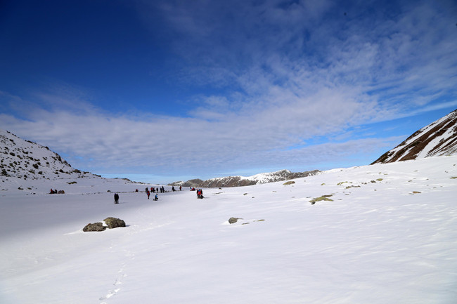 Önce buzu kestiler sonra dondurucu soğukta yüzdüler - Resim: 3