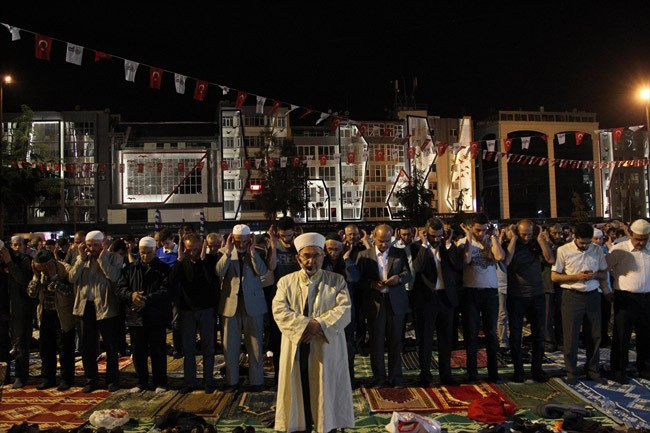 Seccadesini kapan meydana indi - Resim: 2