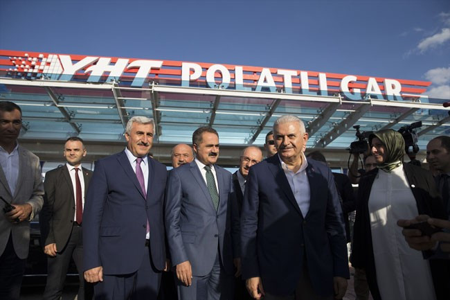 Binali Yıldırım Ankara'ya YHT ile döndü - Resim: 1
