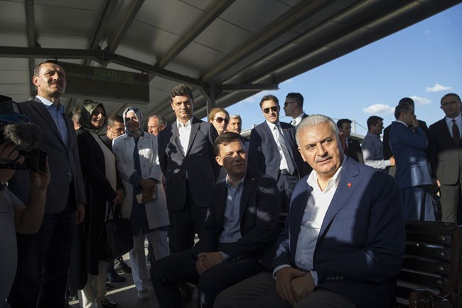 Binali Yıldırım Ankara'ya YHT ile döndü - Resim: 3