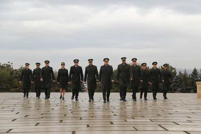 Savaşçı dizisi oyuncuları tam kadro Anıtkabir'de  - Resim: 1