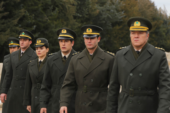 Savaşçı dizisi oyuncuları tam kadro Anıtkabir'de  - Resim: 4