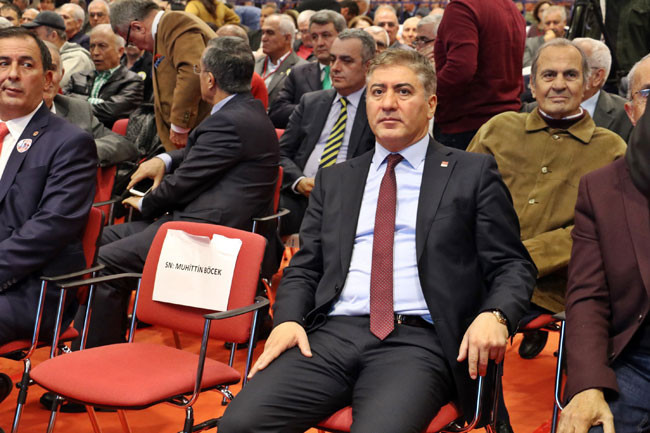 CHP Kongresinde Baykal’ın sandalyesi boş kaldı! - Resim: 4