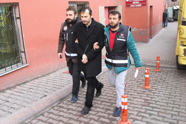 Gaybubet evinde basıldılar! Polis eşleri, Yargıtay üyesi, dekan... - Resim: 3