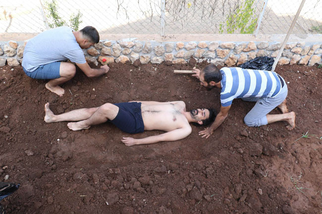 Diri diri toprağa gömüldüler! Gözyaşlarını tutamadılar... - Resim: 2