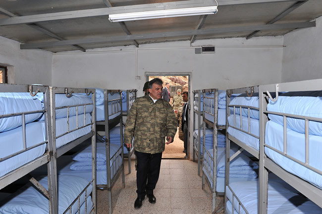 Başkomutan kamuflajları çekti - Resim: 1