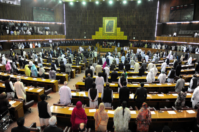 Erdoğan'a protesto gibi alkış! - Resim: 2