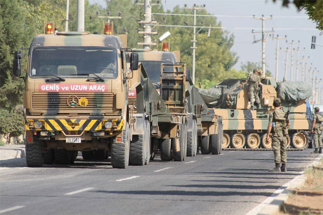 Türk tankları sınır kapısında - Resim: 1