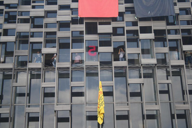 İşte AKM'nin üzerinden temizlenen pankartlar - Resim: 3