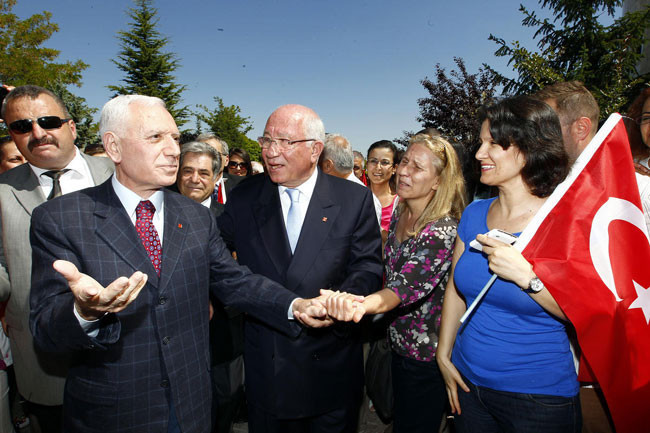 Haberal'a coşkulu karşılama - Resim: 2