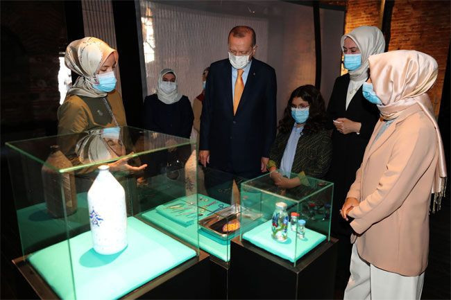 Erdoğan'dan KADEM'in sergisine ziyaret - Resim: 1