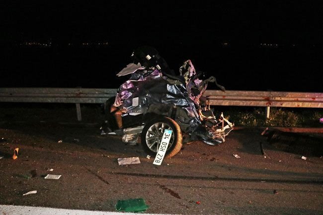 Otomobili ikiye bölündü burnu dahi kanamadı - Resim: 3